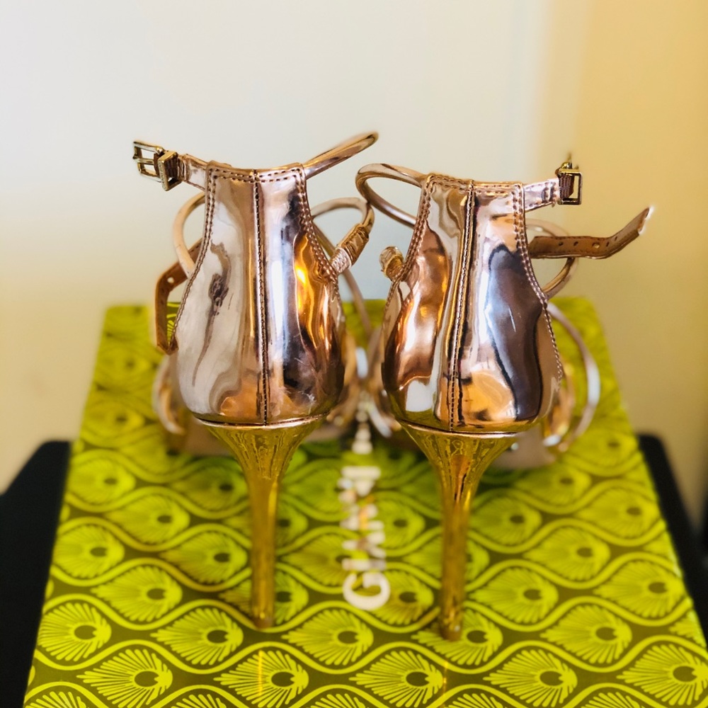 Shoes - Picture 3 of 4